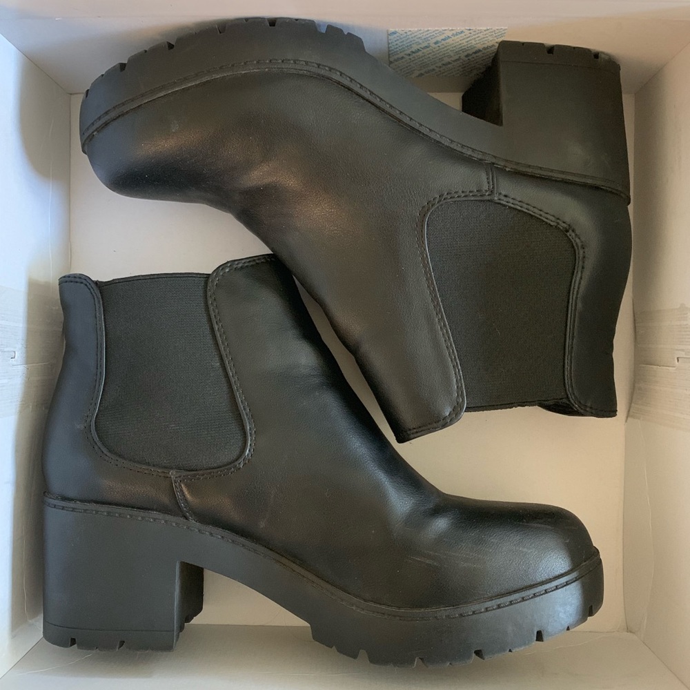 Steve Madden boots